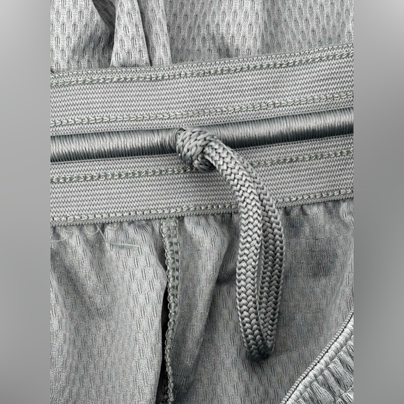 Nike Mens Gray‎ Loose Fit Below the Knee Drawstring Shorts NWT Size LG - Picture 10 of 11